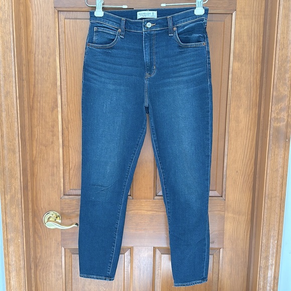 Abercrombie & Fitch High Rise The Super Jinny Ankle Size 29 - 8R in Super Dark - Picture 6 of 6